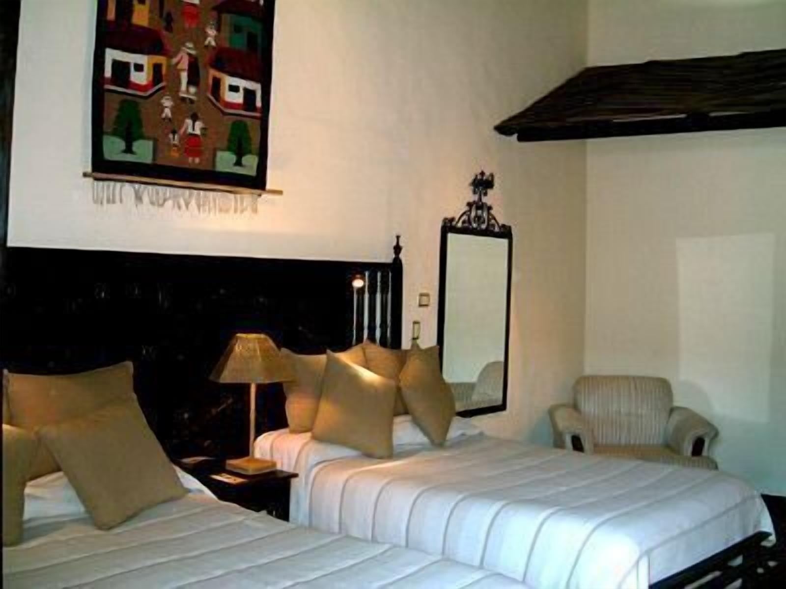 Hotel Mansion Iturbe Patzcuaro Room photo