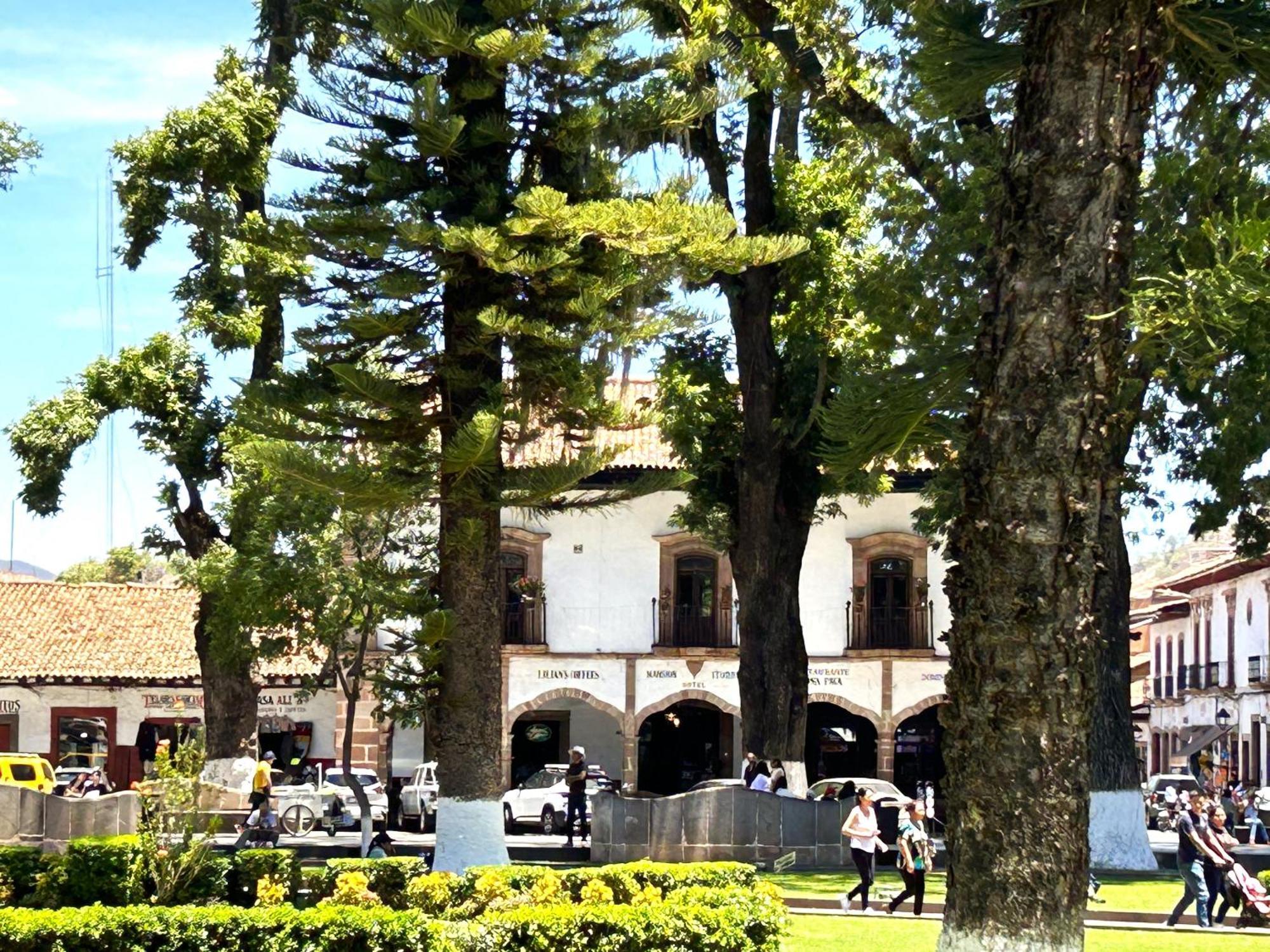 Hotel Mansion Iturbe Patzcuaro Exterior photo